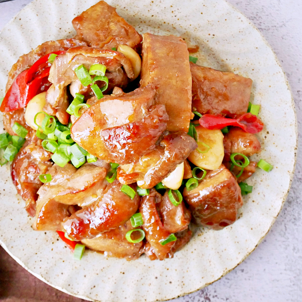 タロイモと鶏肉の煮物