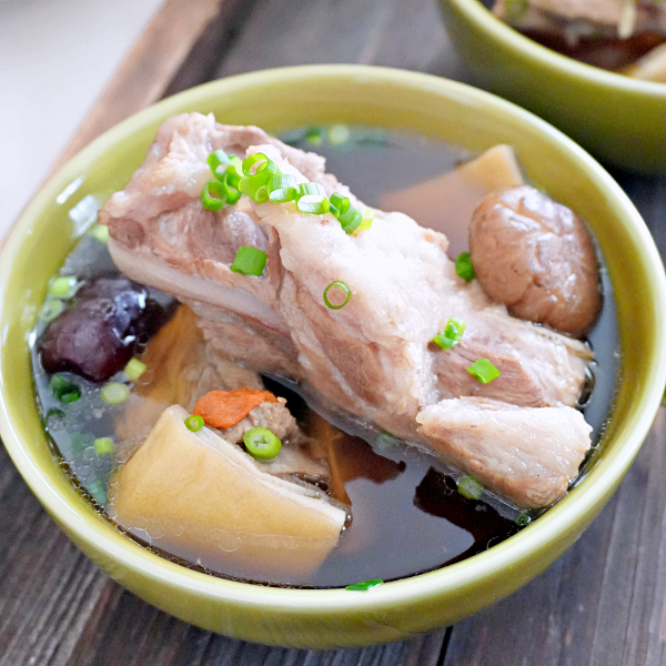 肉骨茶（バクテー）